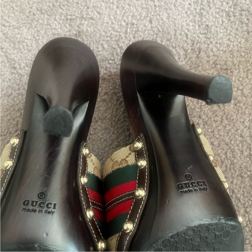Gucci Women's Mules with Red, Green, and Black Accents - Picture 5 of 7